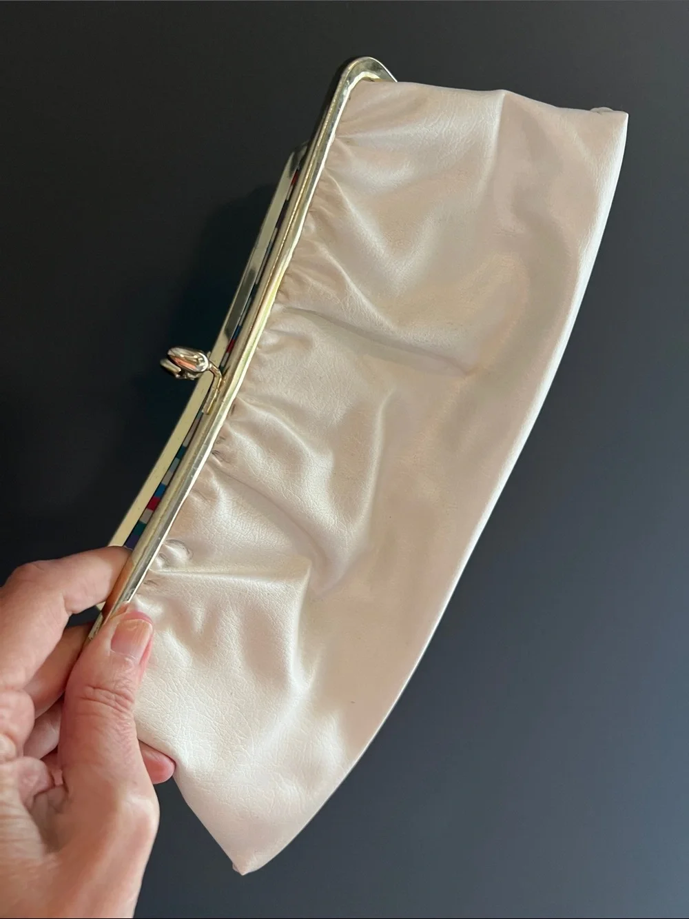 Vintage Creamy white vinyl Frame-Top kiss closure Evening Clutch